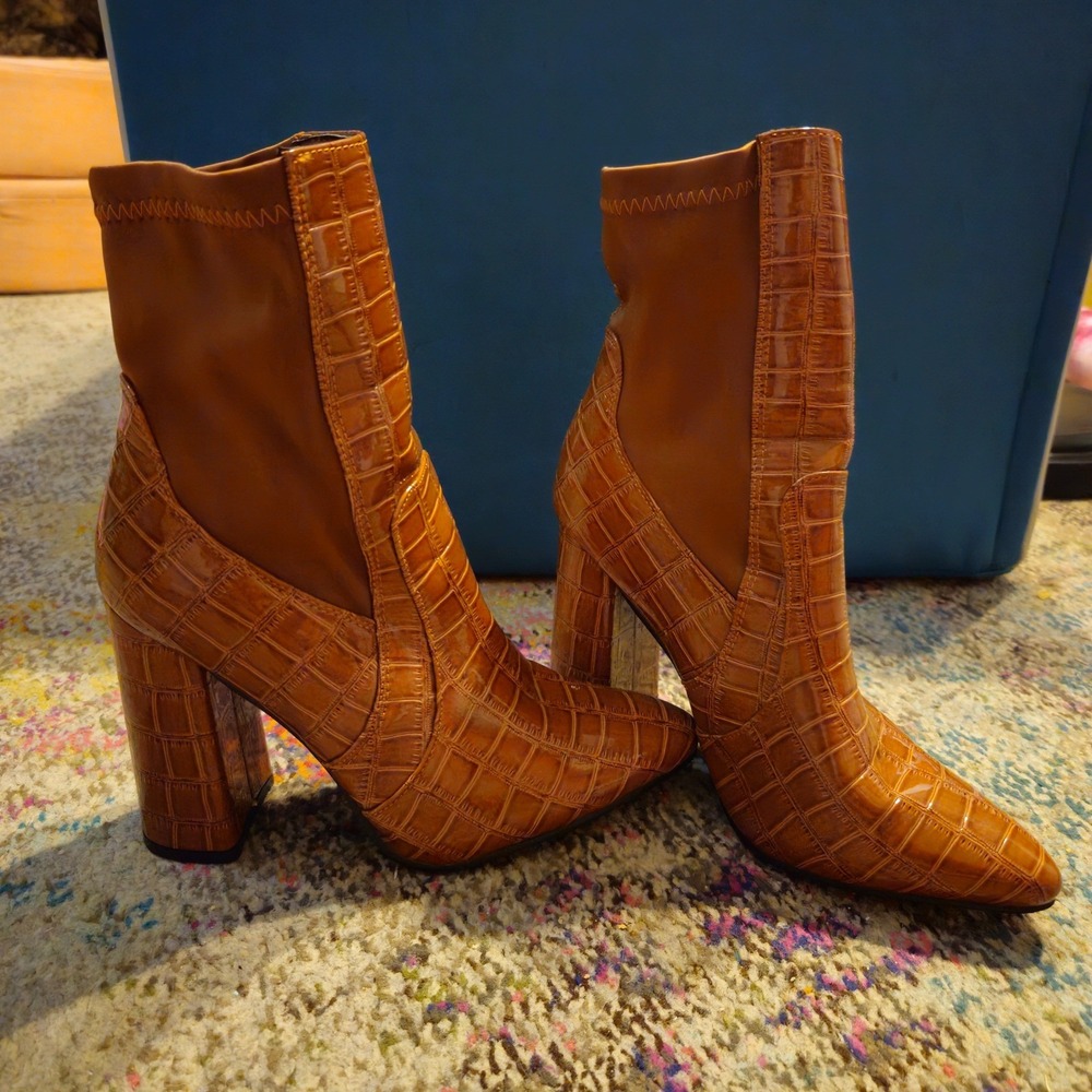 Womens Cognac Crocodile Embossed Ankle Boots Pointed Toe Block Heel Pull On 6‎ - Picture 2 of 6